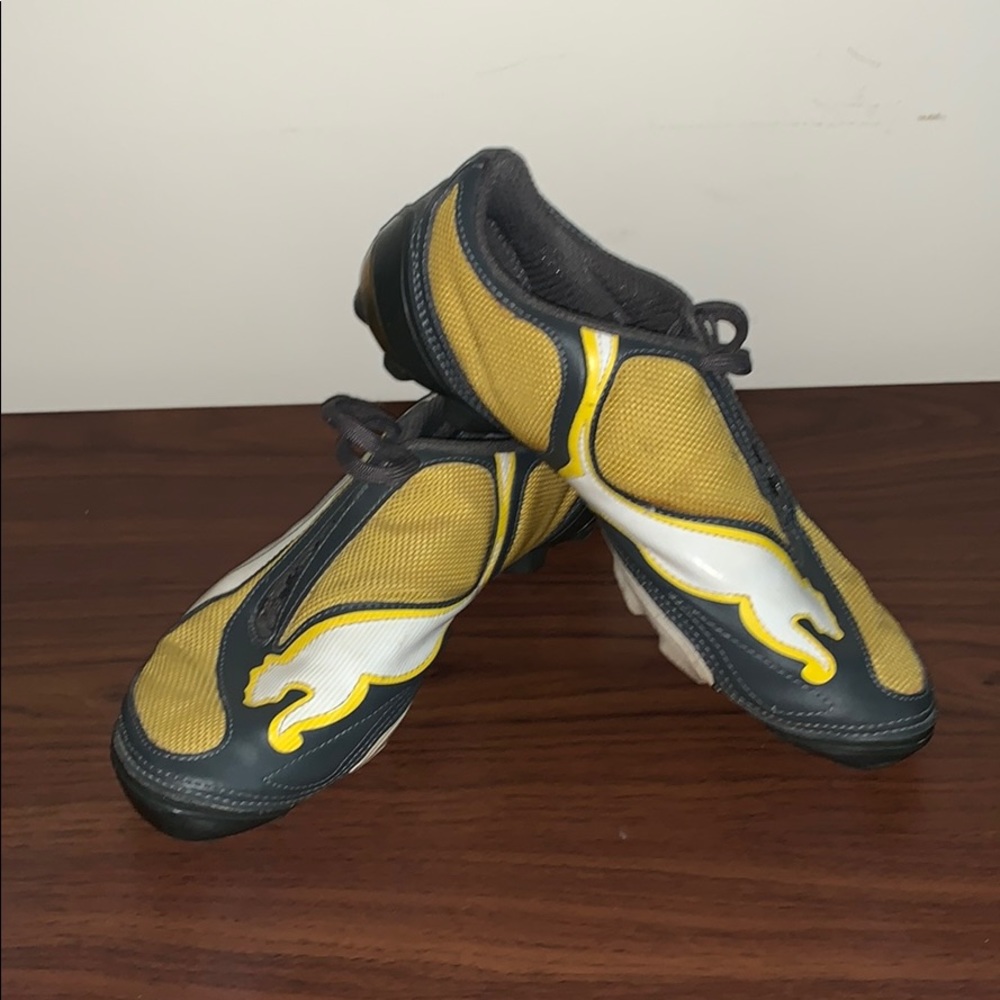 Puma V.108 football lifestyle shoe